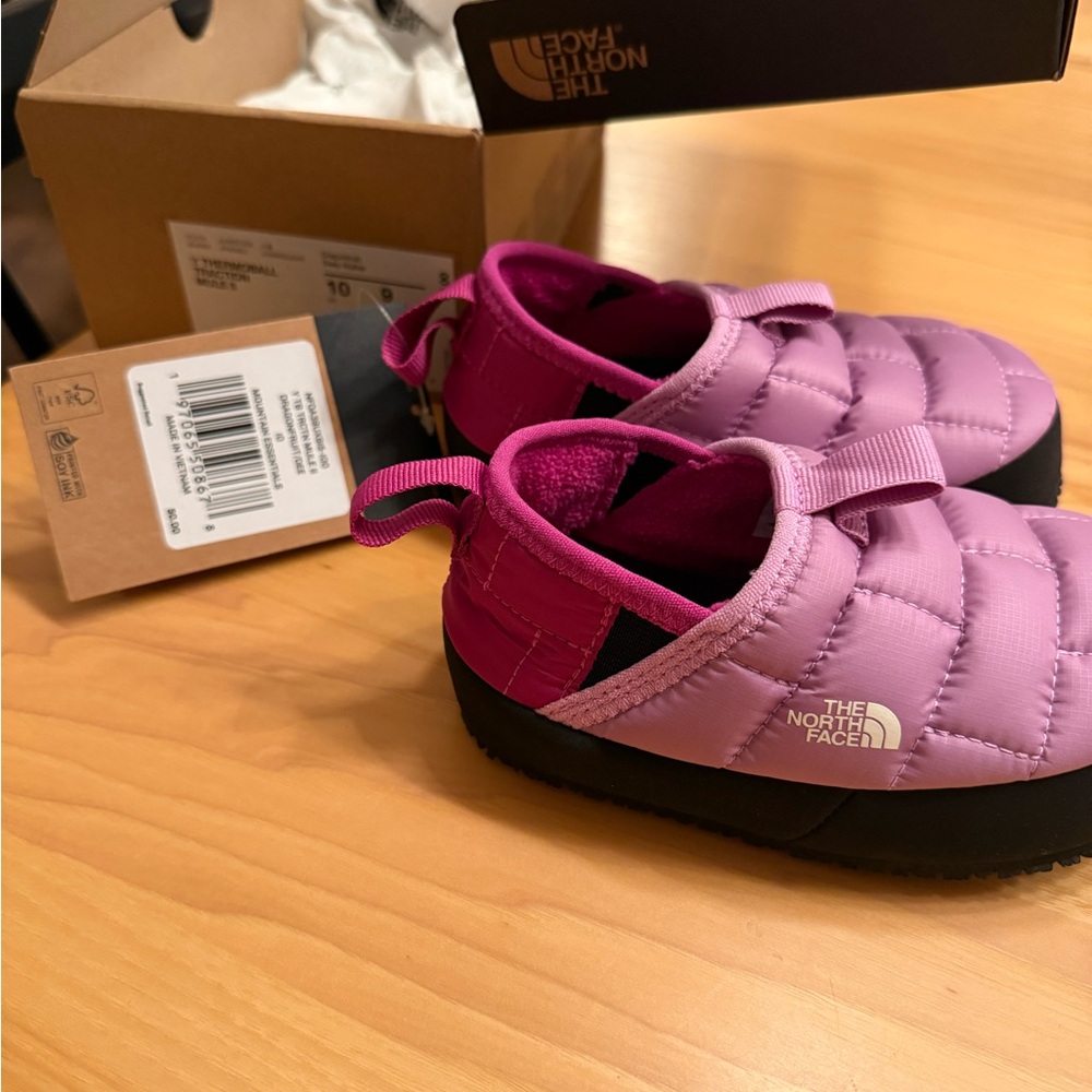 NWT The North Face Kids'  Thermoball Traction II Slipper Shoes